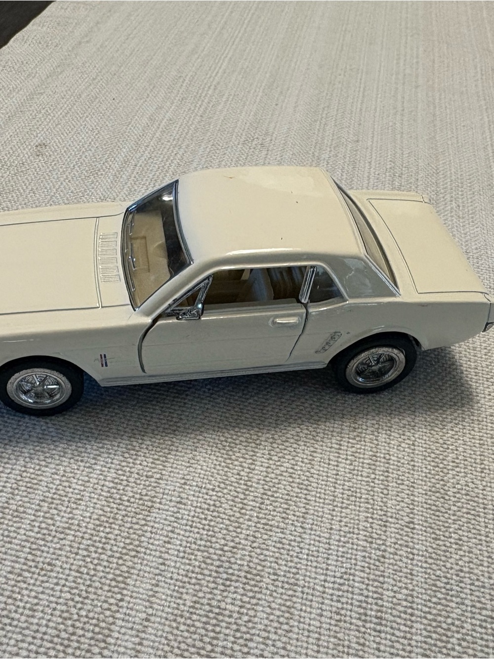 Kinsmart 1960's Mustang  Die-Cast Classic Coupe Toy Car for Kids